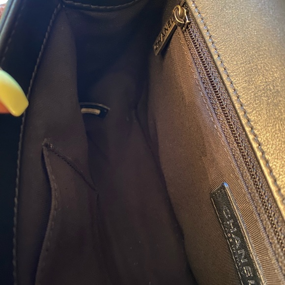 **SOLD** Chanel New Medium Boy Bag in Calfskin leather Ruthenium Hardware - Picture 14 of 15